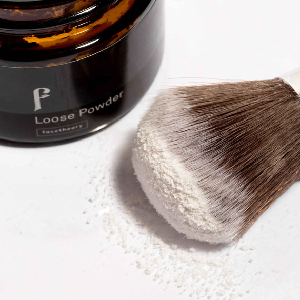 Loser Puder mit schwerelosem seidenmattem Finish